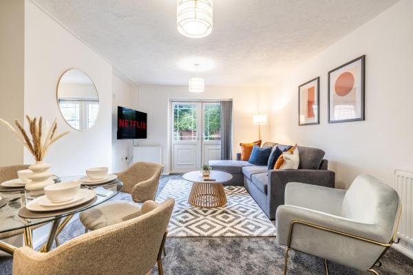 Modern 3 Bed, Free Parking Perfect For Contractors - Birmingham