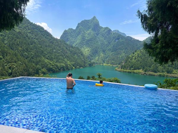 Chaaoxi Alpine Lake Cabin - Zhangjiajie