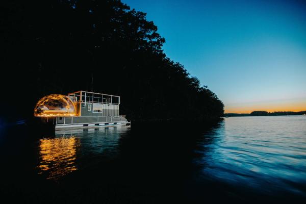 The Stargazer Floating Dome - Maine