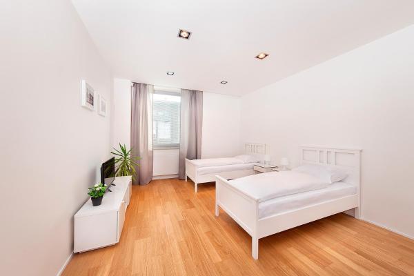 Hotel & Hostel Letov, Prague