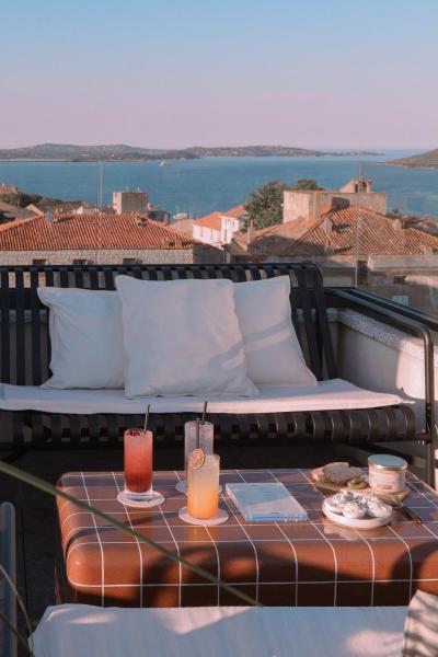 Op de foto is het object Hotel Moderne te zien, gelegen in de stad Porto-Vecchio.