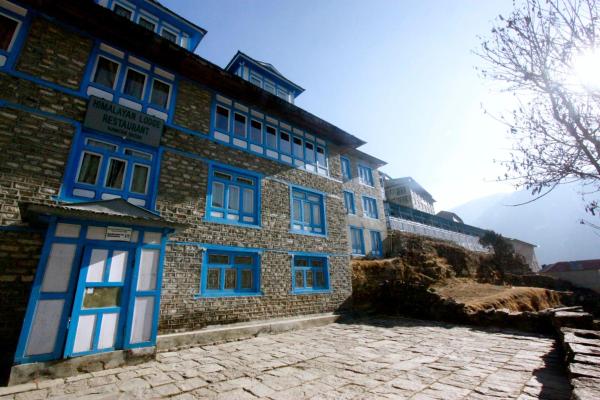 Na foto é possível ver o objeto Himalayan Lodge localizado na cidade de Mingbo.