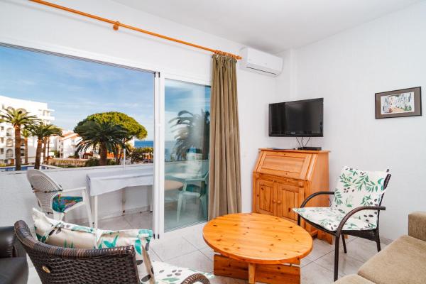 La photo montre l'objet Carabeo 16 Studios Casasol situé dans la ville de Nerja.