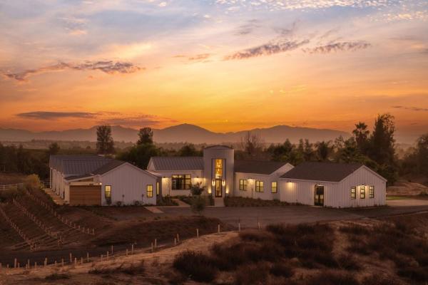Vintners Village California-chic Wine Estate - Temecula, CA