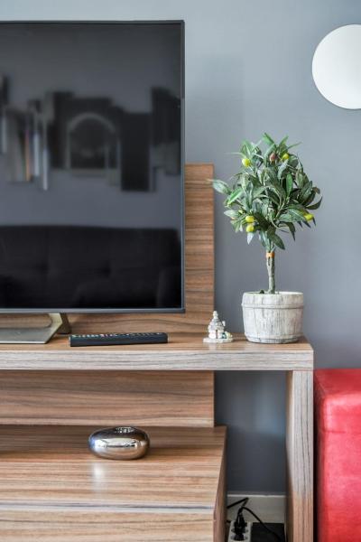 Apartment With Terrace And Garage In St-laurent - Saint-Laurent-du-Var