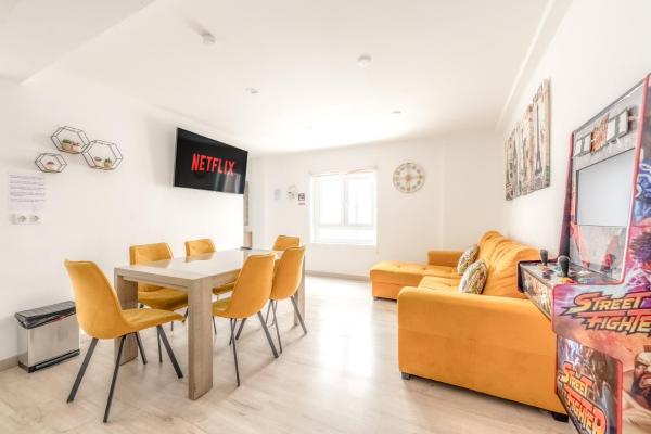 - Lujo - Parking, Maquina Arcade, Wifi Y Netflix - Oviedo
