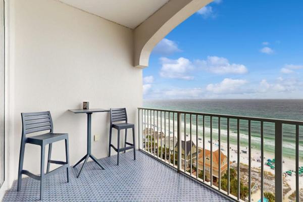 Beautiful And Spacious Condo With Shared Pool & Beach Access - Destin Beach, Miramar Beach