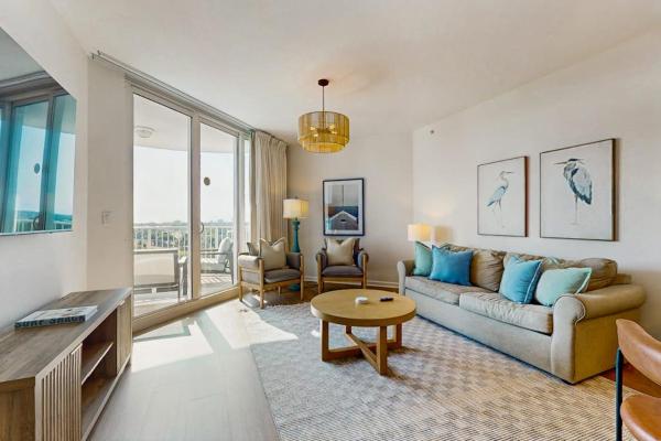 Charming Open Unit W Resort Amenities Including Pool & Hot Tub Close To Gulf - Destin, FL