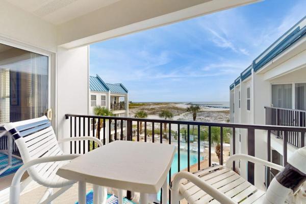 Poolside Villas 306 - Destin, FL