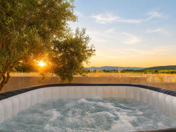 Le Belvédère Secret- Vue, Jacuzzi, Nuit Insolite - Clermont-l'Hérault