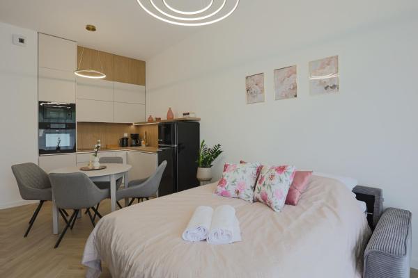 Sobieskiego Modern Elegance Apartment By Bookinghost - Toruń