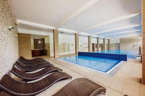 На фото показан объект Instytut Zdrowia Sofra FIT & SPA, расположенный в городе Карпач.