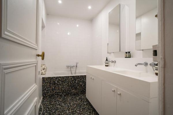Bilde 8: Charming Apartment Near Montmartre