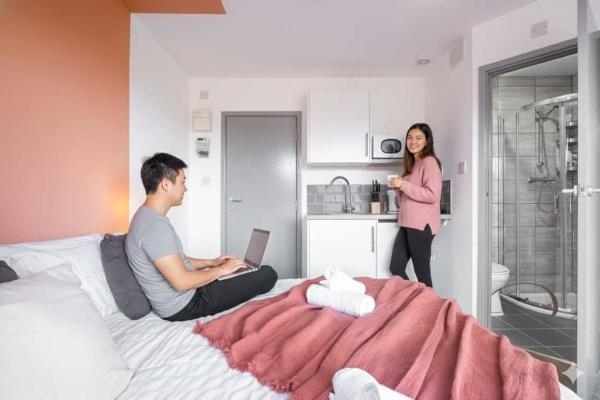 A la foto es mostra l'objecte Bright Longton Suite B Near Alton Towers with Netflix and Free Wi-Fi situat a la ciutat de Longton.