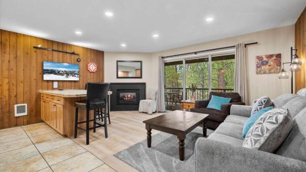 Mt. Bachelor Village Resort Condo 109 In Bend Or - Bend, OR