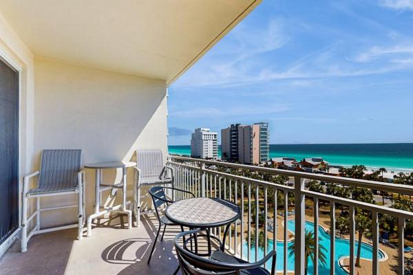 Elegant Condo W Water Views Private Balcony Shared Fitness Center And Grills - Destin, FL
