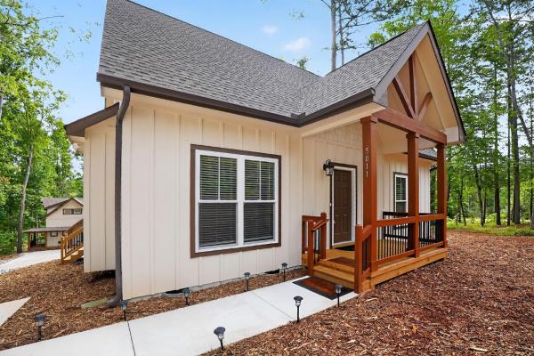 Guest House At The Starling Bear Den - Walhalla, SC