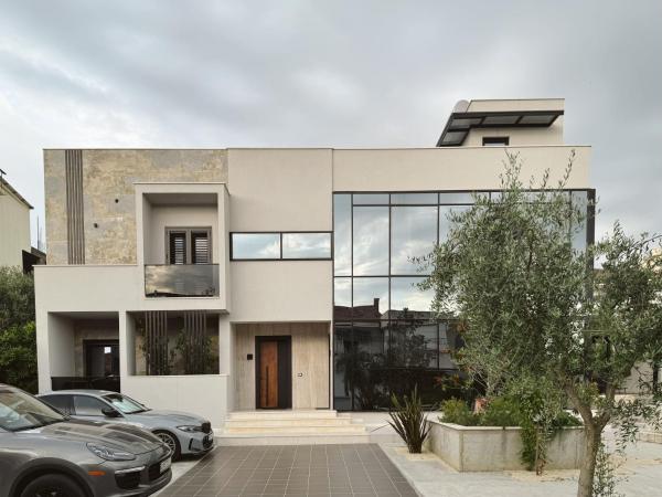 Villa 21 - Albania