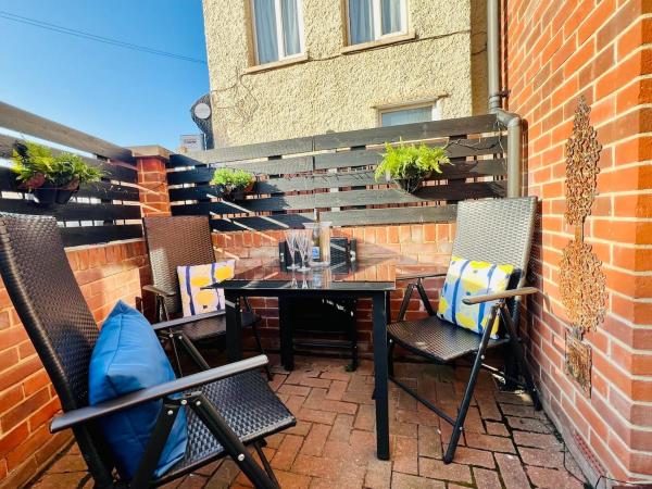 Bright Coastal Flat 5 Minutes From Frinton Beach - Frinton-on-Sea