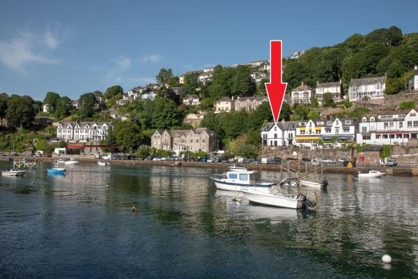 Large House In Looe, Near Beach And Bars With Great Views, Free Parking And Free Access To A Nearby Indoor Swimming Pool - Devon