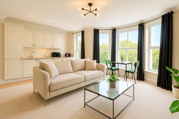 Central King Apartment - River View - Free Parking -