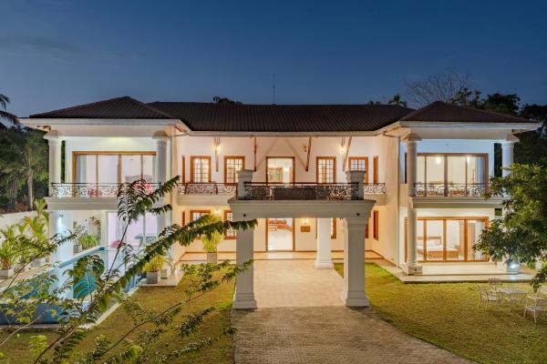 Cozy Escape - Akuregoda Luxury Villa With Private Pool - Colombo (Sri Lanka)