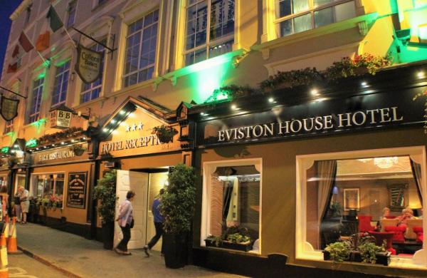 På billedet ses objektet Eviston House Hotel beliggende i byen Killarney.