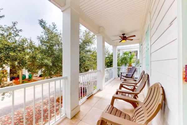 Snowbird-friendly Home In Gated Community With Hot Tub Pool Balcony & Grill - Destin, FL