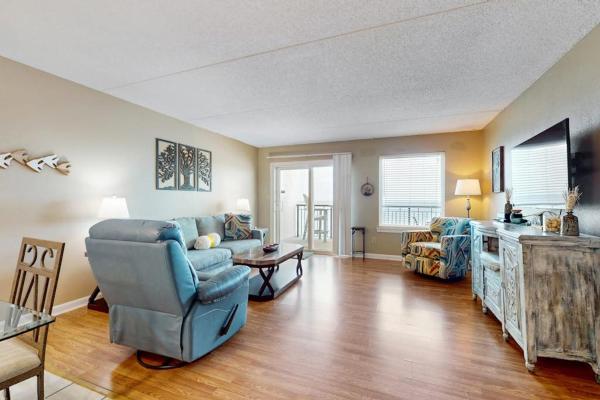 Cozy Beachfront Condo With Beach Setup - Near Shopping - Fort Walton Beach, FL