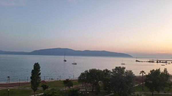 Wake Up To Sea Views Luxury 2br In Vlora - Valona