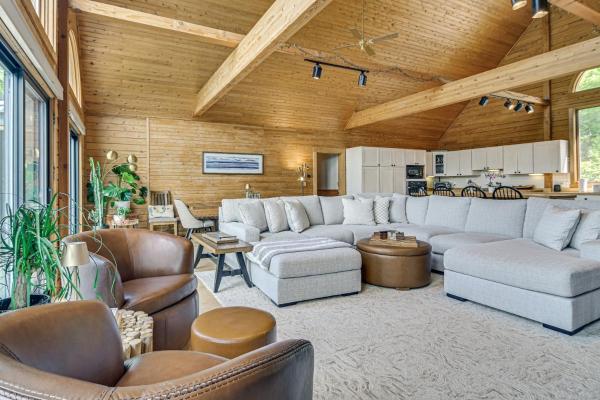 Elegant & Quiet Maine Escape W/ Sauna & Deck - Bridgton, ME