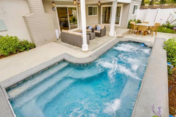 Gorgeous Upgraded 5 Bedroom & 4 Bath Home With Jacuzzi - Irvine, CA