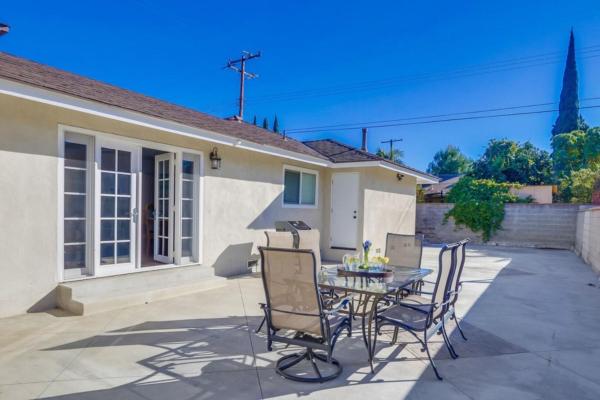 Beautiful Remodel 3 Bedroom 2 Bathroom Home With Pool & Jacuzzi - Fullerton, CA