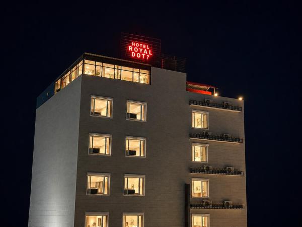 Hotel Royal Dot Managed By Sitara Group, Haridwar #Private Parking - ハリドワール
