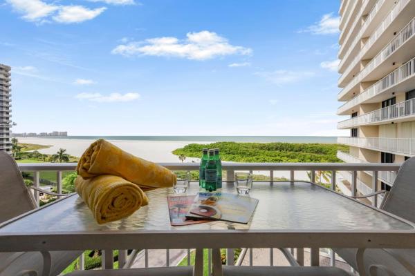 Sw-facing Beachfront Condo With Pool/gym/pickleball - Marco Island, FL