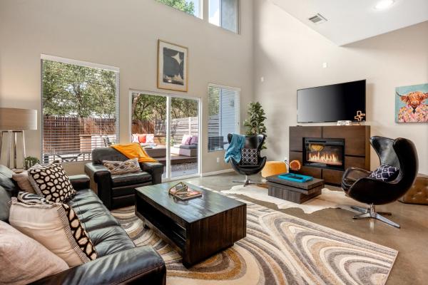 2 Min Walk Dickies Arena Lux Home Parking - Fort Worth, TX