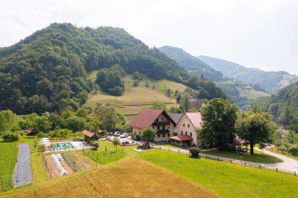 Na foto é possível ver o objeto FarmStay Zelinc localizado na cidade de Cerkno.