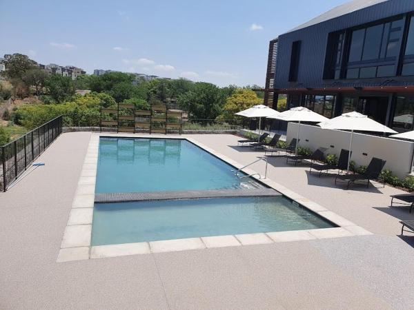 Executive Luxury Apartment With River View - Midrand