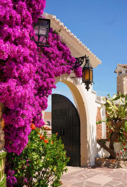 A la foto es mostra l'objecte Mas Boronat Resort situat a la ciutat de Masllorens.