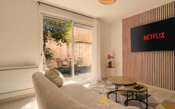 Le 84 - Grand T3 Climatisé - Terrasse & Parking Privé - Givors