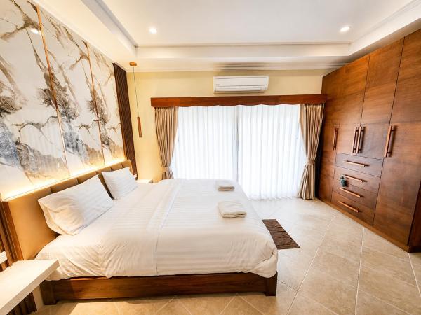 Phratamnak Seaside Pool Villa - Pattaya City