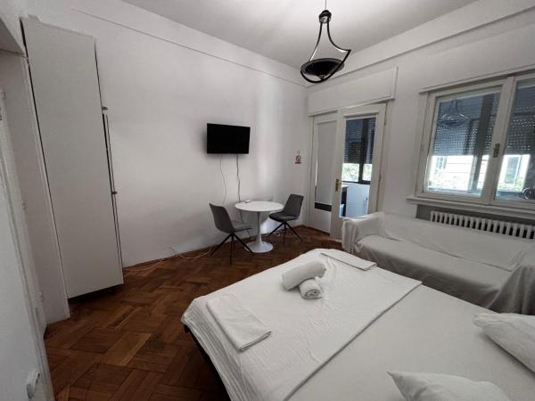 Na zdjęciu widoczny jest obiekt Iancu Apartments położony w mieście Bukareszt.
