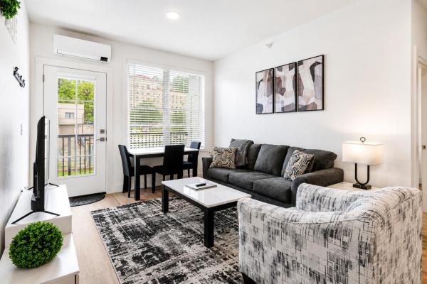 Newly Built Downtown Suite & Walk Everywhere, #204 - Hot Springs, AR