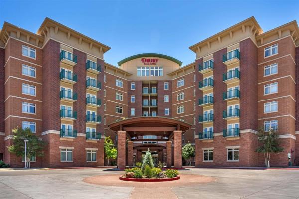 På bildet vises objektet Drury Plaza Hotel Flagstaff som ligger i byen Flagstaff.