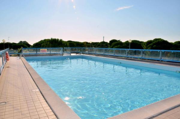 Apartment With Rooftop Swimming Pool - Bibione Pineda
