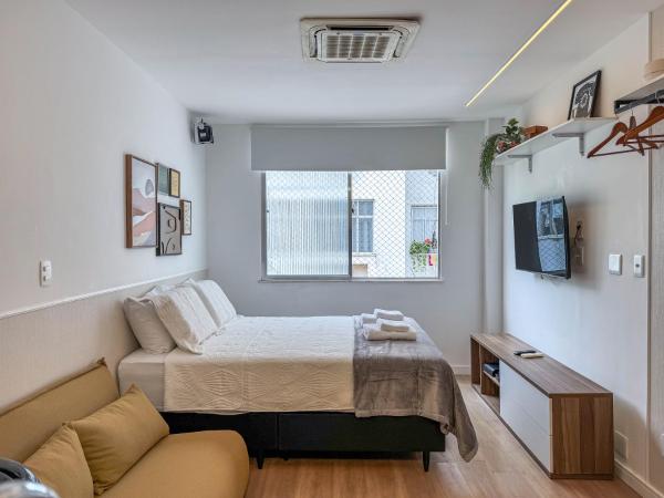 Copacabana - Apartamento Com Ar Condicionado Na Quadra Da Praia - Copacabana