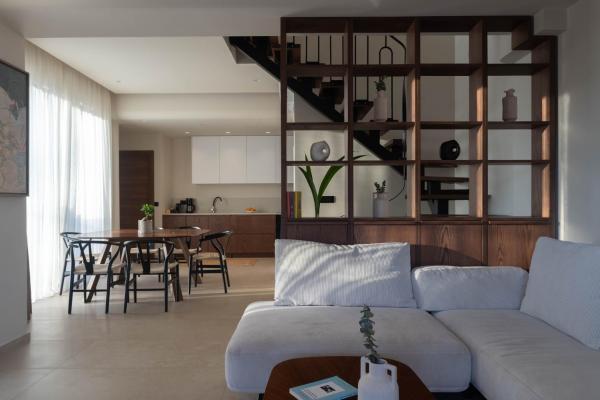 The Z Suites, Gournes