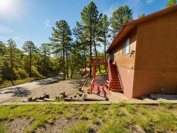 Peaceful Canyon Cabin - 