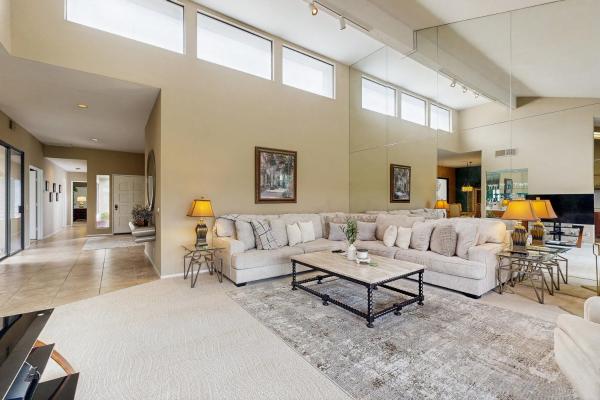 Southern Hills Charm - Coachella