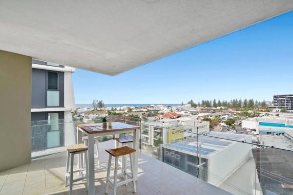 Little Mermaid Beachside Stay With Ocean Glimpses - Broadbeach